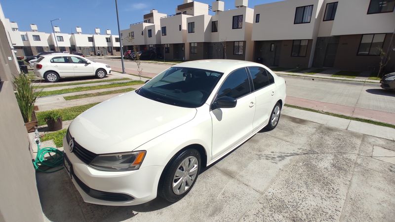 Volkswagen Jetta • 2014 • 137,000 km 1