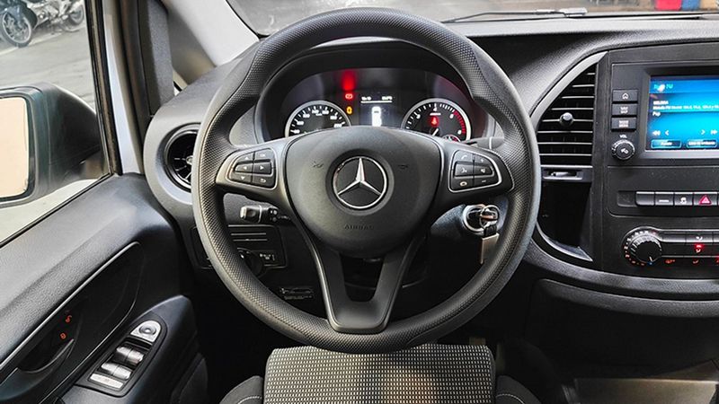 Mercedes-Benz 210 Van • 2022 • 43,229 km 11