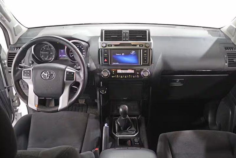 Toyota Land Cruiser • 2017 • 74,991 km 8