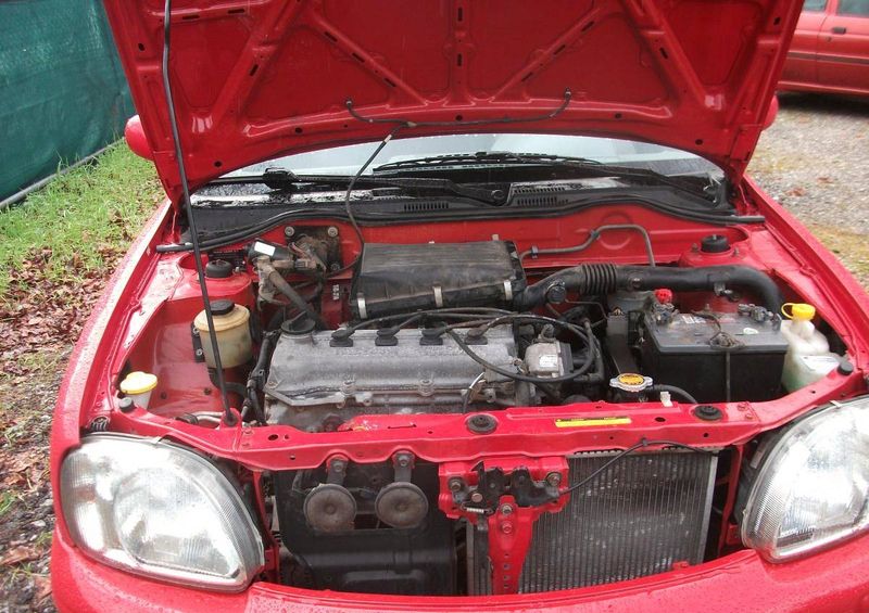 Nissan Micra • 1998 • 200,000 km 2