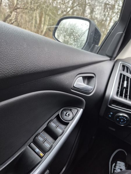 Ford Focus • 2011 • 143,000 km 4