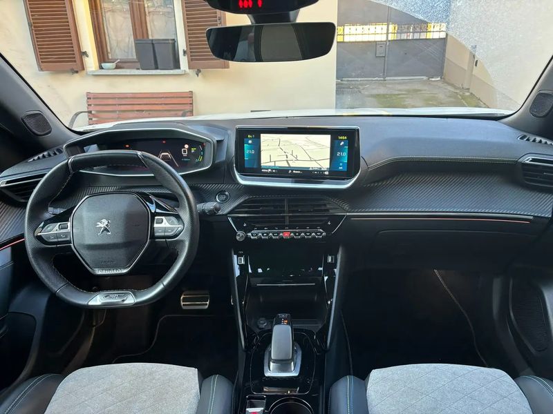Peugeot 2008 • 2021 • 41,900 km 9