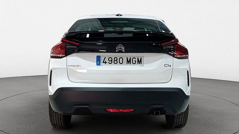 Citroën C4 • 2023 • 11,879 km 4