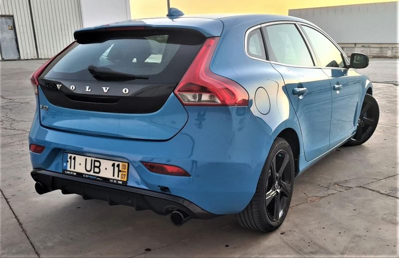 Volvo V40 • 2013 • 209,000 km 1