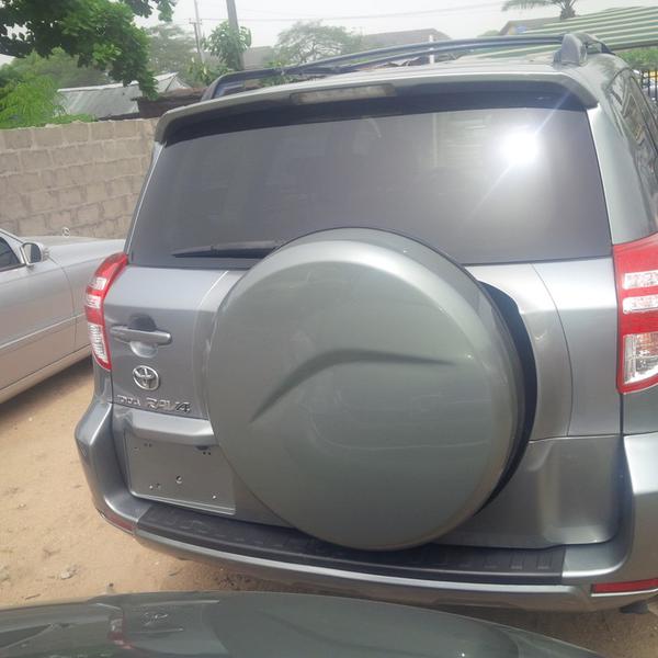 Toyota RAV4 • 2010 • 245,536 km 3