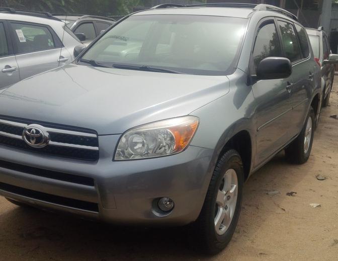 Toyota RAV4 • 2010 • 245,536 km 4