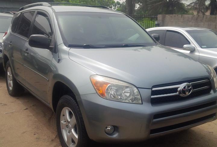 Toyota RAV4 • 2010 • 245,536 km 1