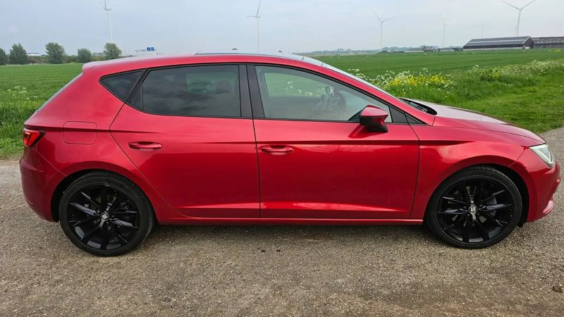 Seat Leon • 2019 • 88,000 km 4