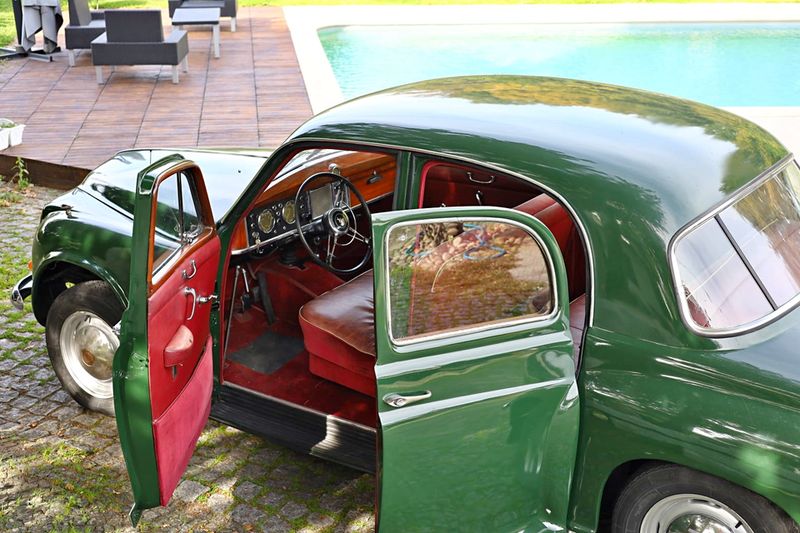 Land Rover Range Rover • 1956 • 9,999 km 6