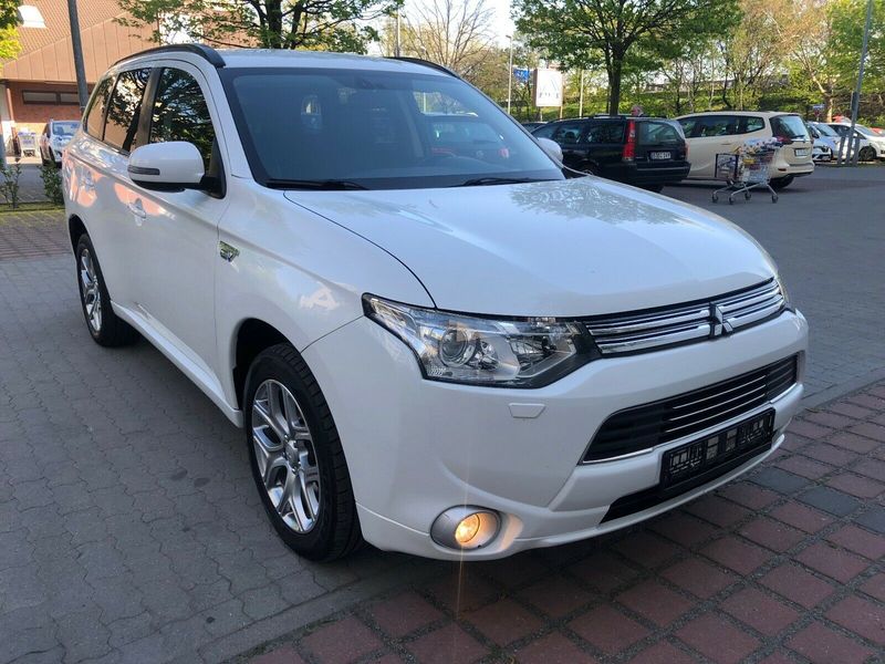 Mitsubishi Outlander • 2013 • 136,000 km 4