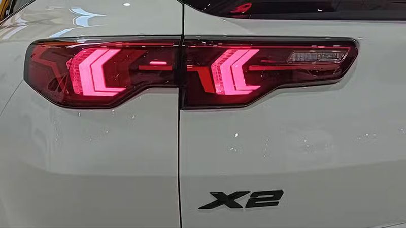 BMW X2 • 2024 • 13,176 km 7