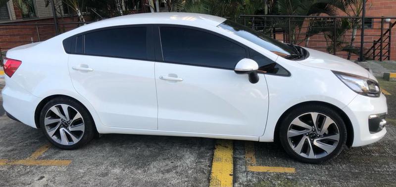 Kia Rio sedan • 2017 • 44,000 km 1
