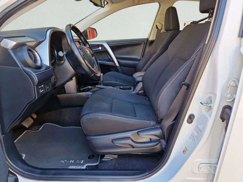 Toyota RAV4 • 2018 • 96,000 km 17