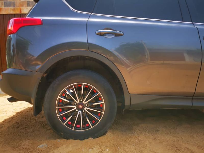 Toyota RAV4 • 2014 • 77,000 km 8