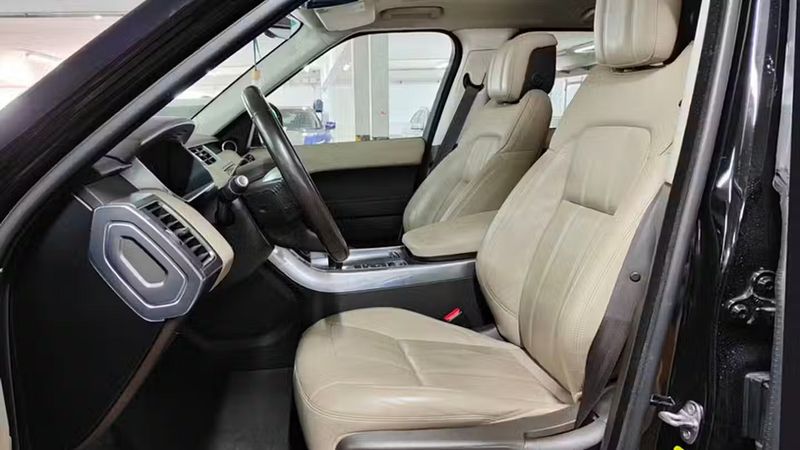 Land Rover Range Rover Sport • 2019 • 88,474 km 10