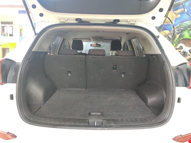 Hyundai Tucson • 2017 • 153,000 km 3