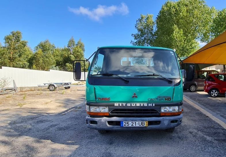 Mitsubishi Fuso canter • 2002 • 499,000 km 1