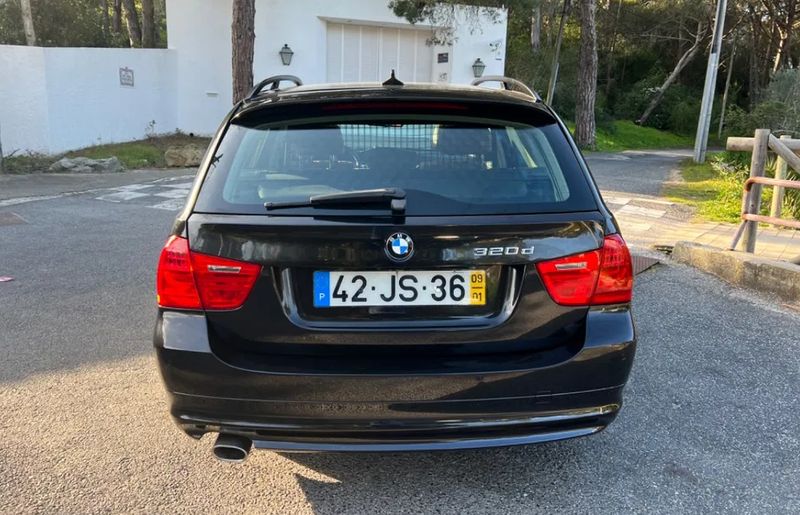 BMW 3 Series • 2009 • 215,063 km 1