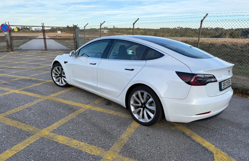 Tesla Model 3 • 2020 • 111,000 km 4