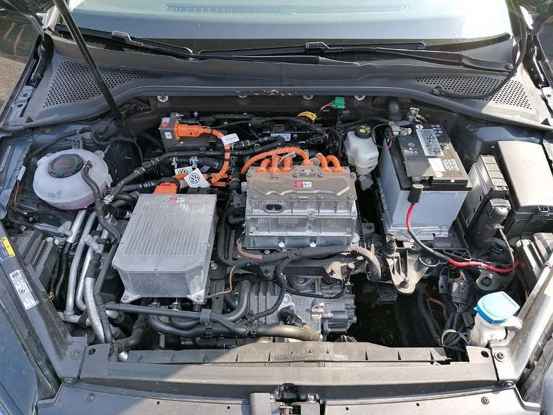 Volkswagen e-Golf • 2018 • 105,500 km 7