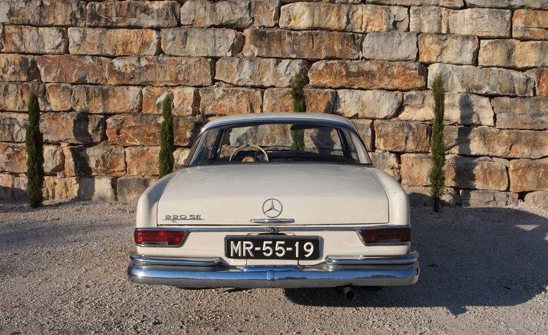 Mercedes-Benz 200 - 300 • 1980 • 90,000 km 8