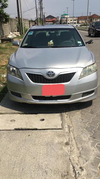 Toyota Camry • 2009 • 143,305 km 1