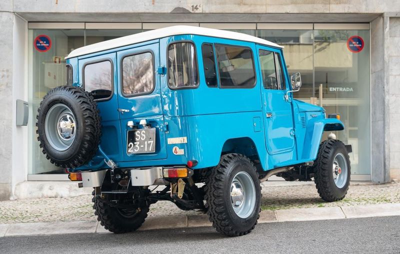 Toyota Belta • 1980 • 60,000 km 2