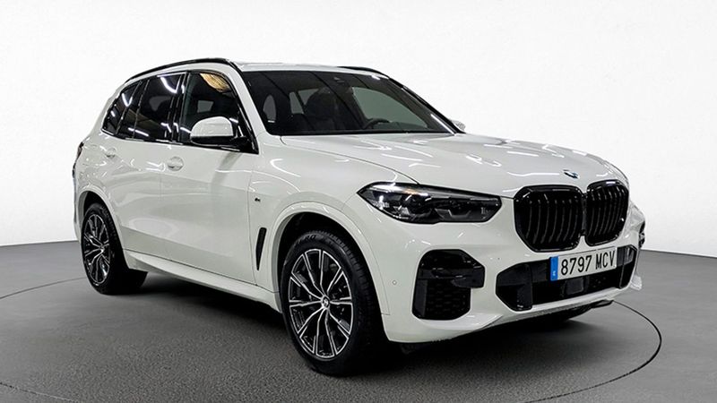 BMW X5 • 2022 • 12,900 km 2