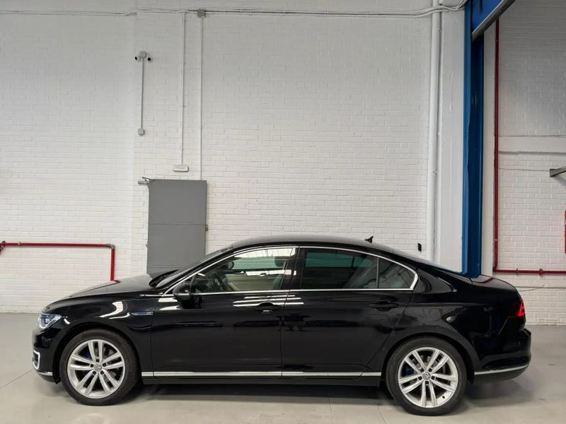 Volkswagen Passat • 2018 • 83,000 km 2