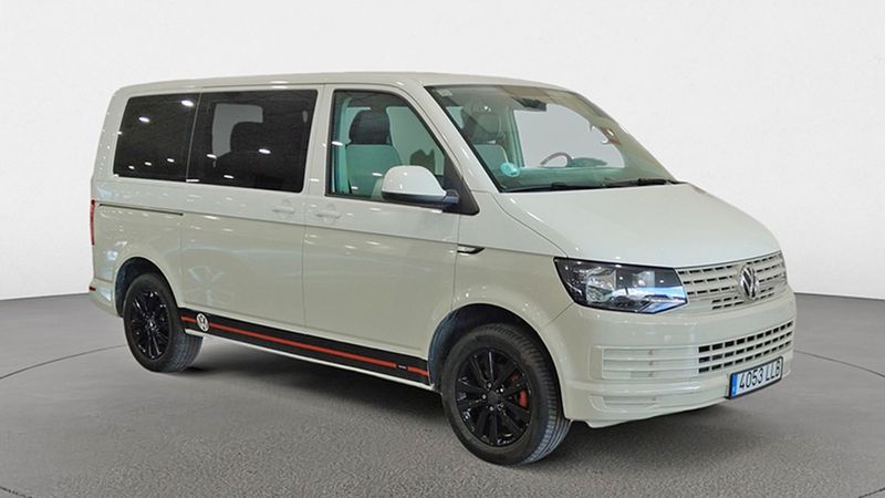 Volkswagen T5 Transporter Shuttle • 2016 • 221,190 km 2