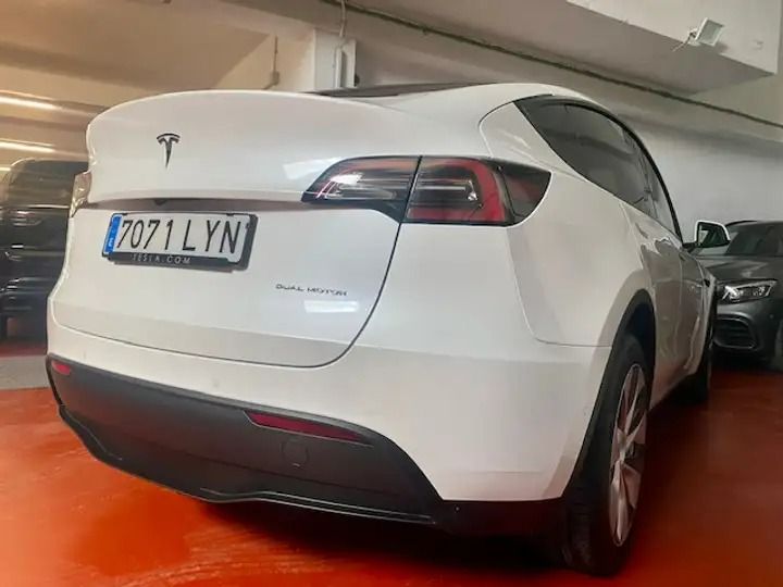 Tesla Model Y • 2022 • 10,700 km 4