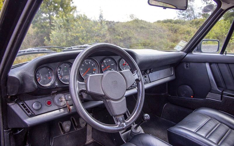 Porsche 911 • 1980 • 100,000 km 7