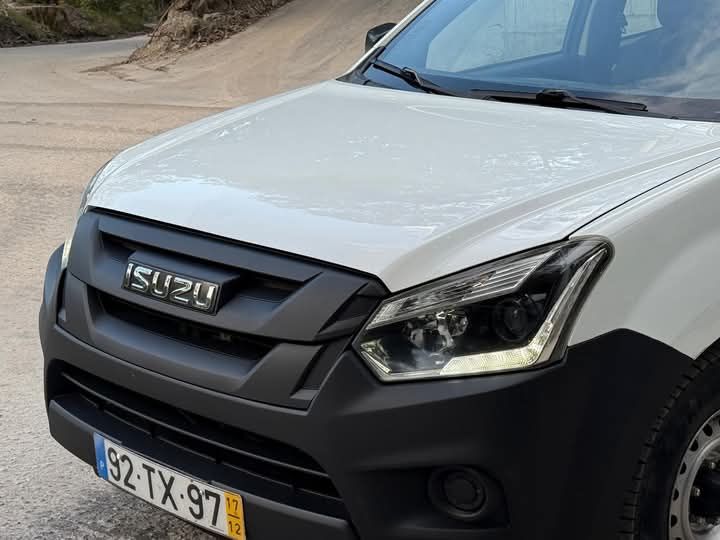 Isuzu D-MAX • 2017 • 118,000 km 4