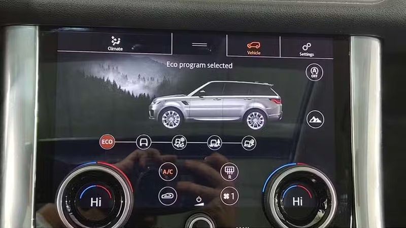 Land Rover Range Rover Sport • 2018 • 97,068 km 7