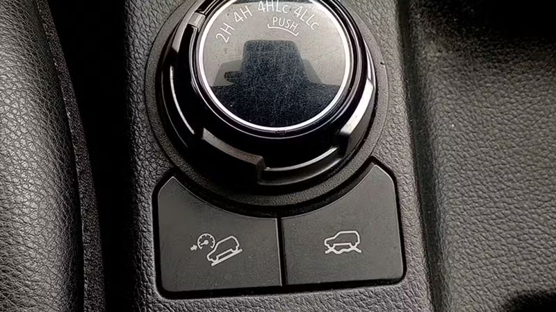 Mitsubishi L200 • 2020 • 121,530 km 7