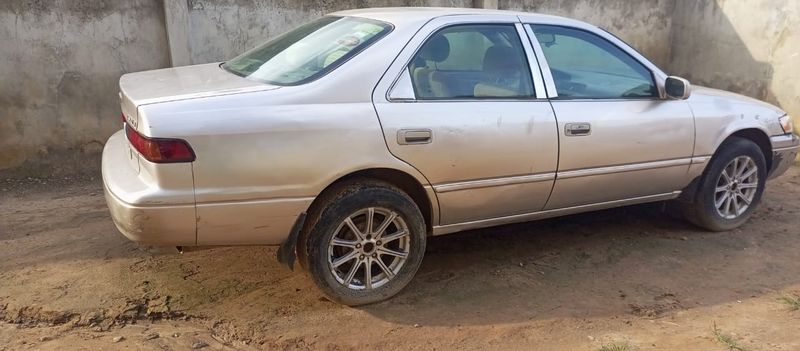 Toyota Camry • 1999 • 100,000 km 1