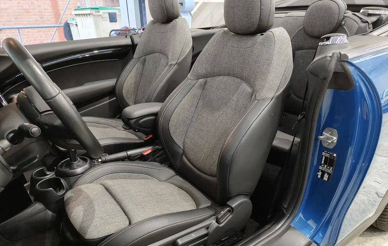 MINI Convertible • 2023 • 37,054 km 4