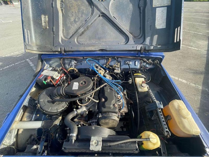 Suzuki Samurai • 1987 • 215,000 km 2