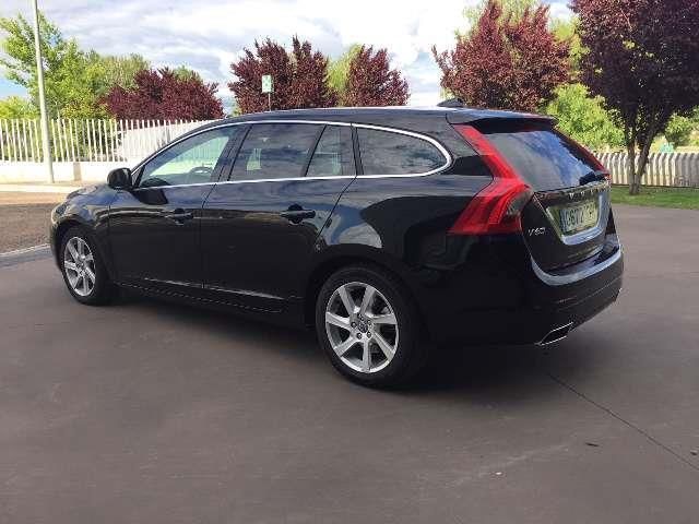 Volvo V60 • 2015 • 199,000 km 3