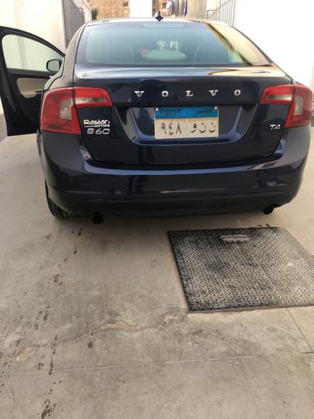 Volvo S60 • 2013 • 85,000 km 4