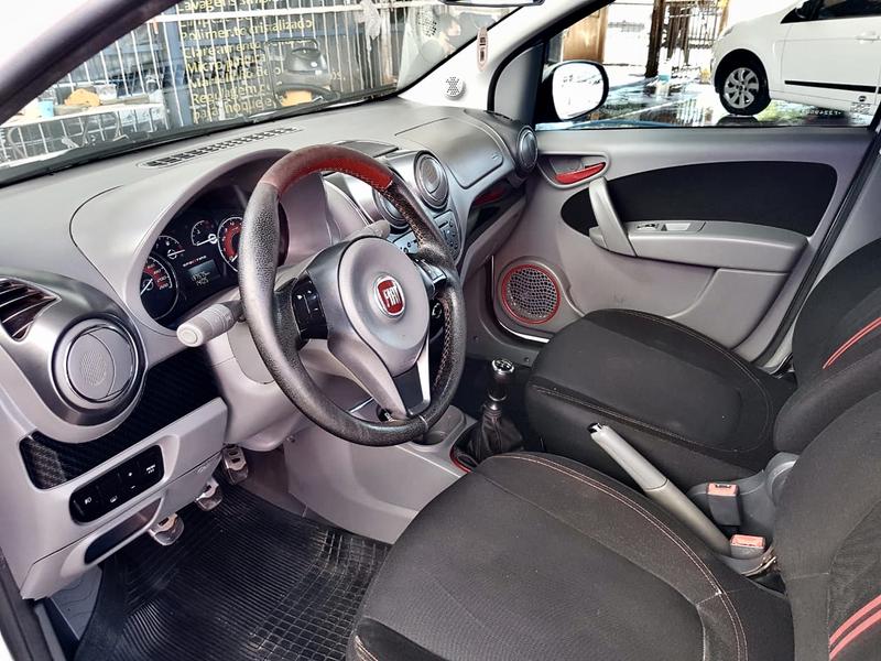 Fiat Palio Weekend • 2015 • 13,700 km 5