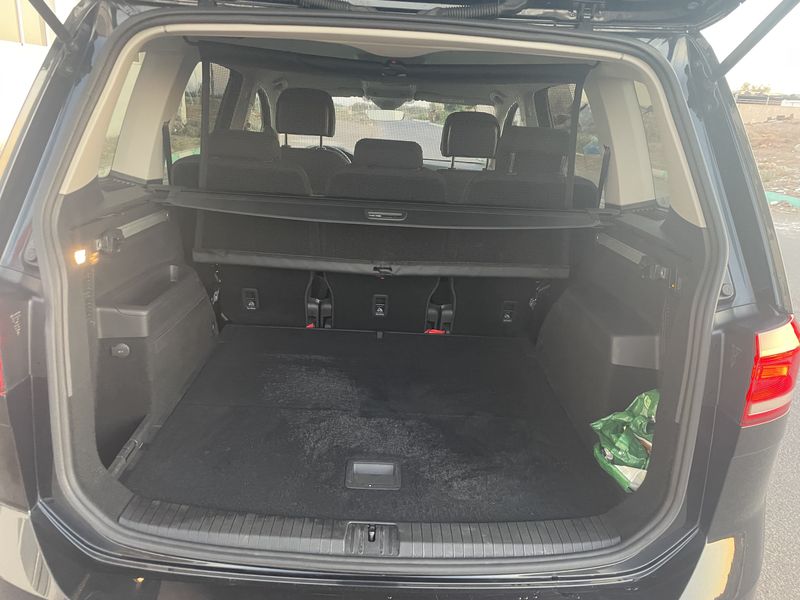 Volkswagen Touran • 2020 • 190,000 km 12