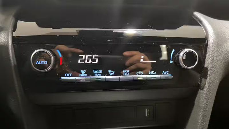 Toyota Yaris • 2023 • 8,944 km 2