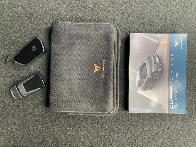 Seat Leon • 2020 • 61,400 km 12