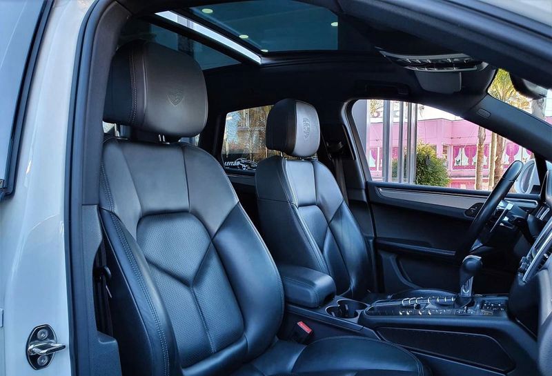 Porsche Macan • 2014 • 60,000 km 4