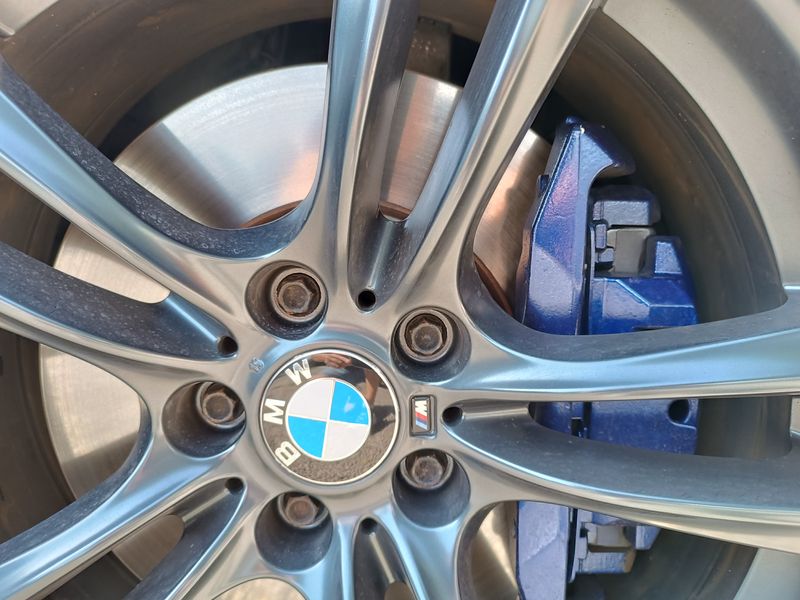 BMW 5 Series • 2010 • 107,000 km 11