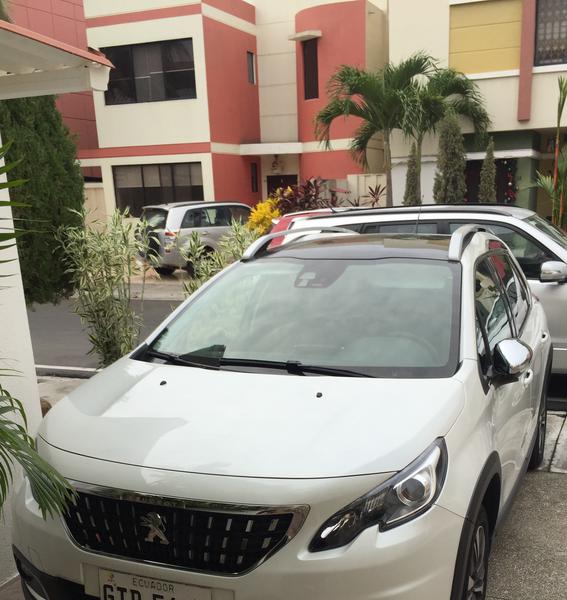 Peugeot 2008 • 2020 • 2,078 km 7