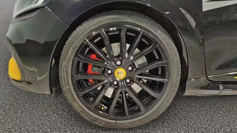 Renault Clio • 2018 • 56,796 km 12