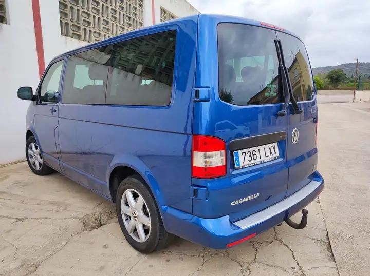 Volkswagen Caravelle • 2015 • 165,000 km 2
