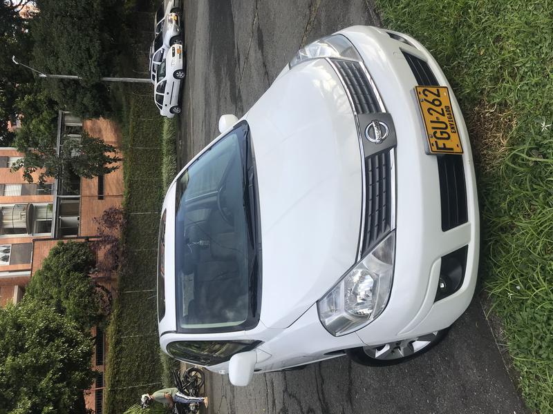 Nissan Tiida • 2009 • 44,000 km 4